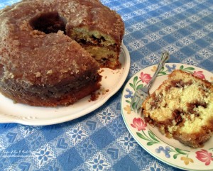 Grandma's Apple Cake https://lolajack-global.jp.net/its-apple-season-make-a-heavenly-apple-cake-with-a-sugary-crust-and-make-your-house-smell-divine/