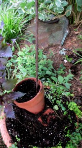 planter diy https://lolajack-global.jp.net/diy-project-build-your-own-tipsy-pots-planter/