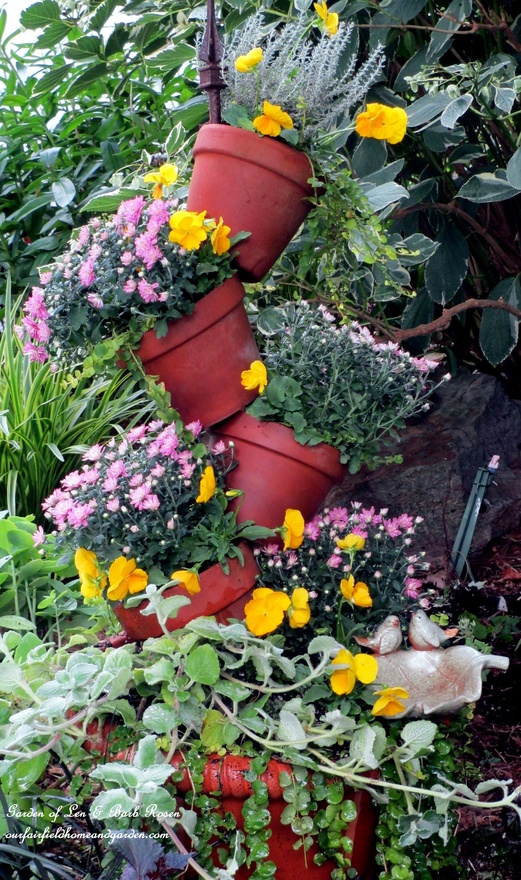 tipsy pots planter https://lolajack-global.jp.net/diy-project-build-your-own-tipsy-pots-planter/