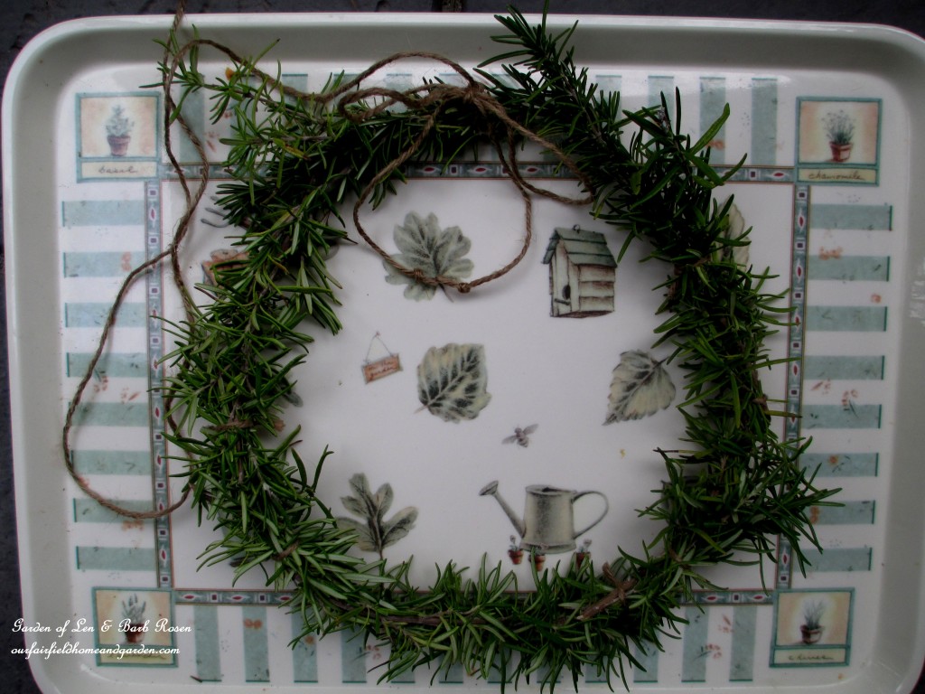 Make a Rosemary Wreath https://lolajack-global.jp.net/diy-project-make-a-fresh-rosemary-wreath/