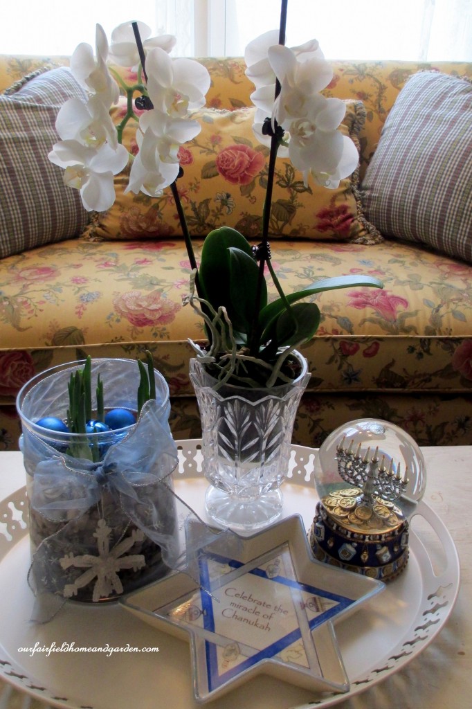 Chanukah decorating https://lolajack-global.jp.net/its-beginning-to-look-a-lot-like-chanukah/