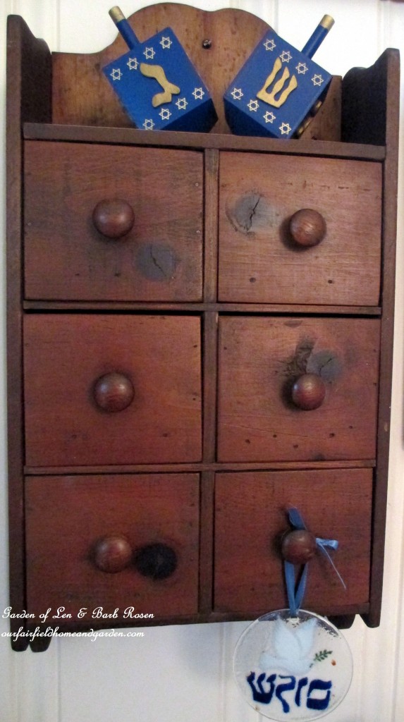 spice box https://lolajack-global.jp.net/its-beginning-to-look-a-lot-like-chanukah/