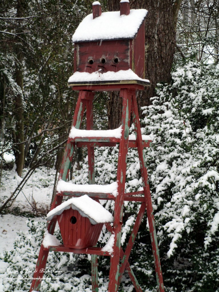 Snow-topped Ladder Birdhouses https://lolajack-global.jp.net/winter-wonderland-it-finally-snowed/