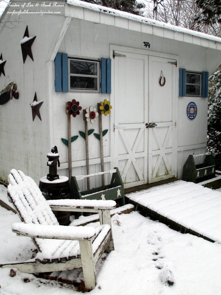 Our Garden Shed in the snow https://lolajack-global.jp.net/winter-wonderland-it-finally-snowed/