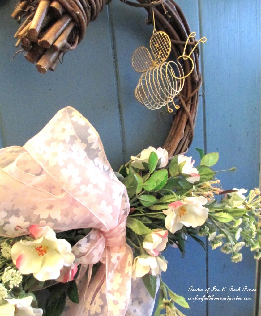 Close-up of the front door wreath https://lolajack-global.jp.net/heart-home-valentines-day-is-coming/