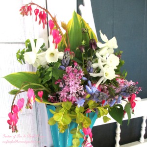 ~ May Day Basket ~ https://lolajack-global.jp.net/diy-project-gather-flowers-for-a-may-day-basket/