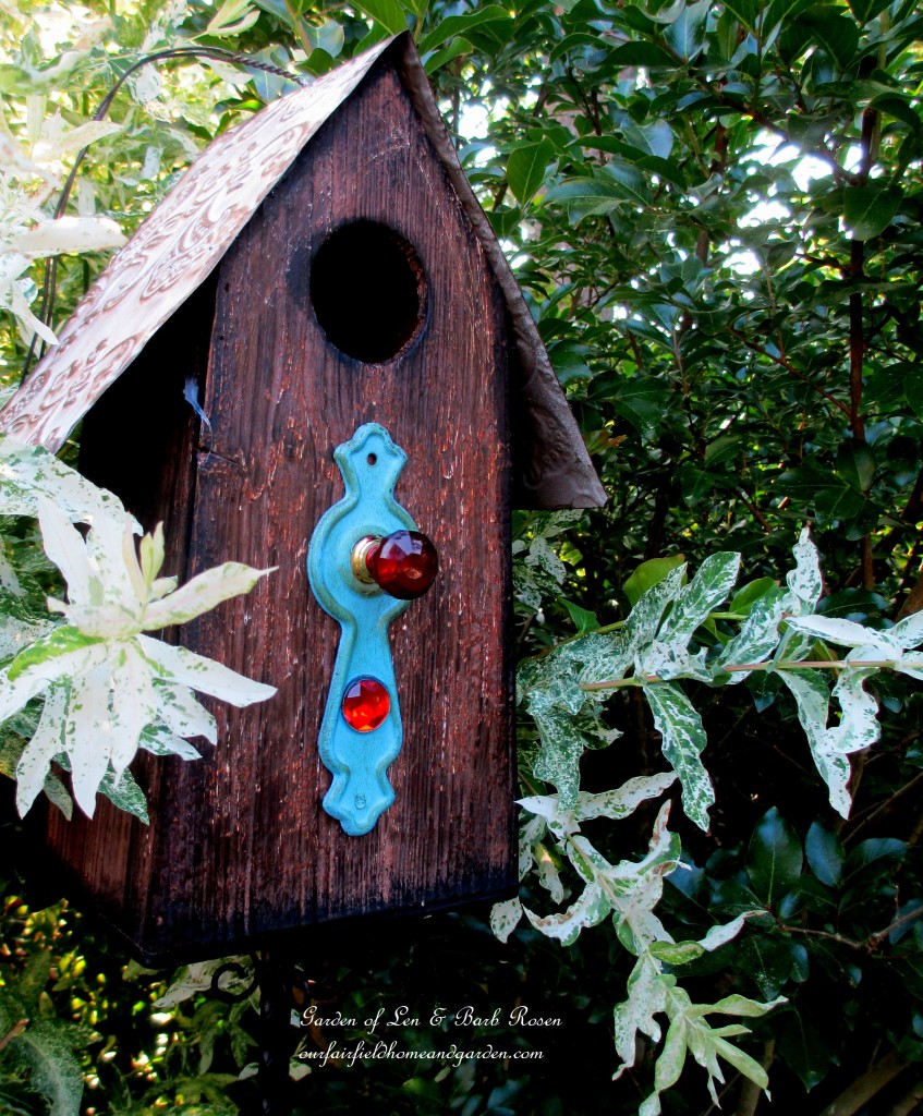 tin roofed birdhouse https://lolajack-global.jp.net/garden-walk-june-1st/