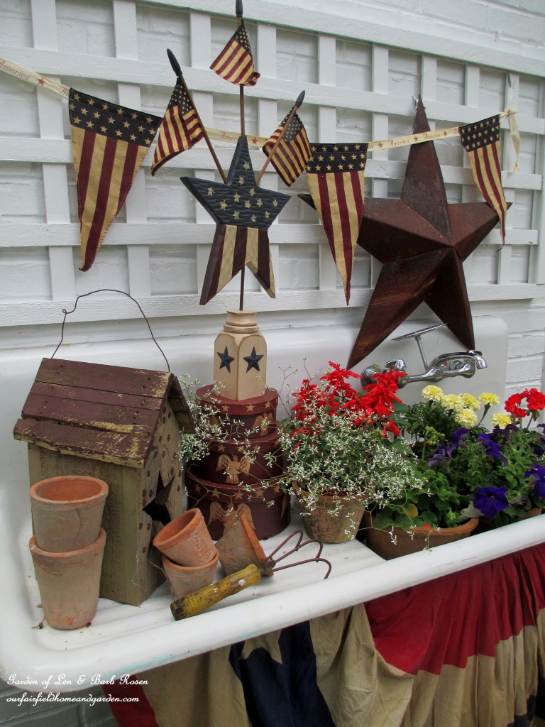 The Fourth of July dressing of our vintage potting sink. https://lolajack-global.jp.net/happy-4th-of-july-patriotic-potting-sink/
