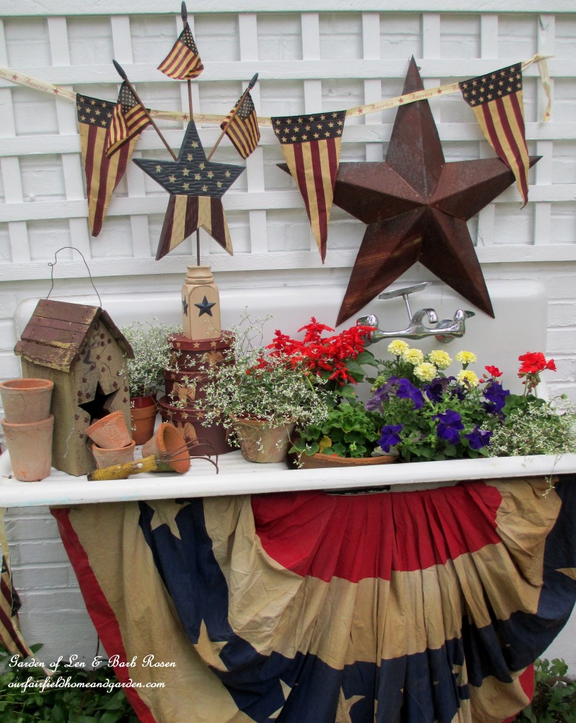 The Potting Sink decorated for the 4th of July! https://lolajack-global.jp.net/happy-4th-of-july-patriotic-potting-sink/