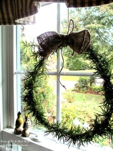 DIY Rosemary Wreath https://lolajack-global.jp.net/diy-project-make-a-fresh-rosemary-wreath/