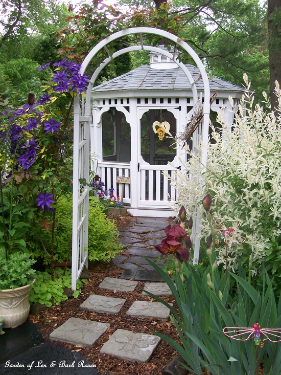 gazebo in the spring garden https://lolajack-global.jp.net/spring-fever/