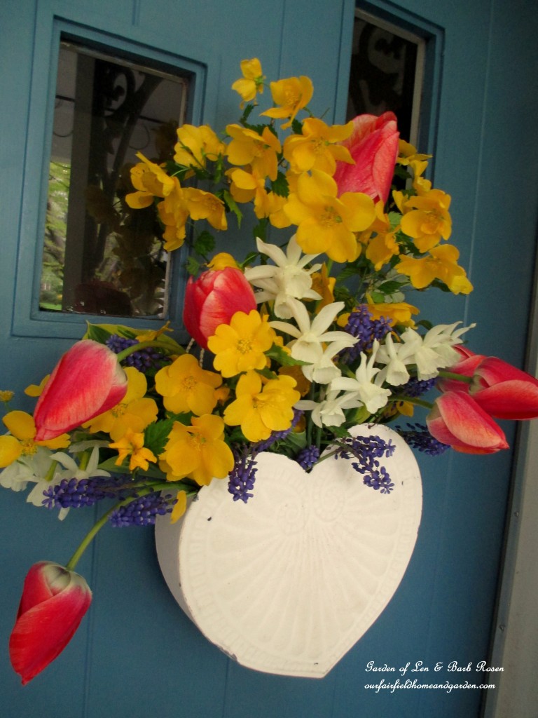 Fresh Flowers https://lolajack-global.jp.net/fresh-flower-basket-for-may-day-or-mothers-day/