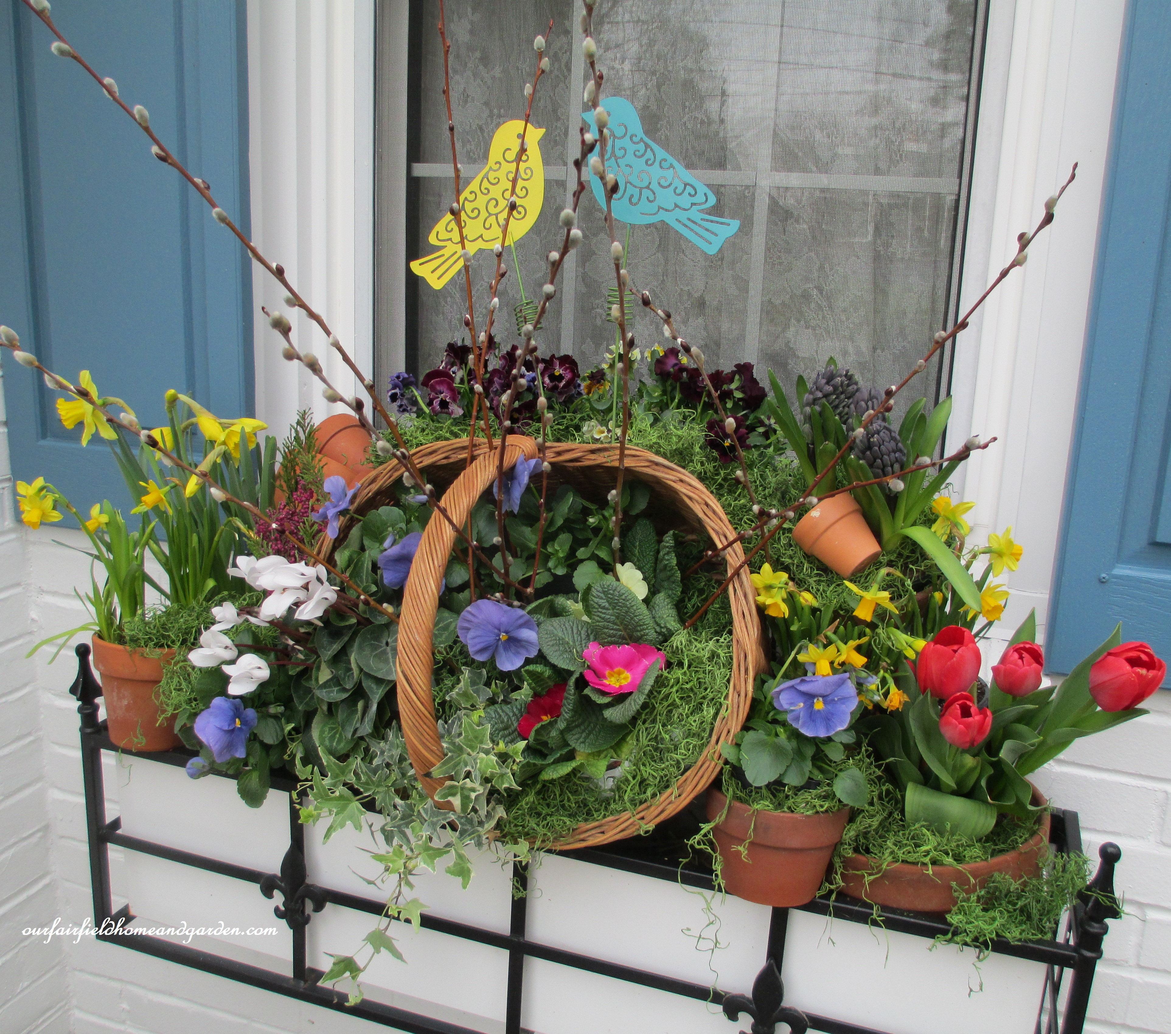 Spring windowbox https://lolajack-global.jp.net/diy-project-spring-windowbox-time/