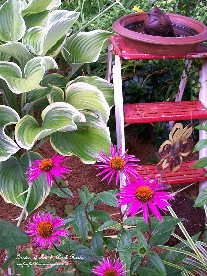 5-Minute Birdbath https://lolajack-global.jp.net/diy-bird-baths-bring-birds-to-your-garden/