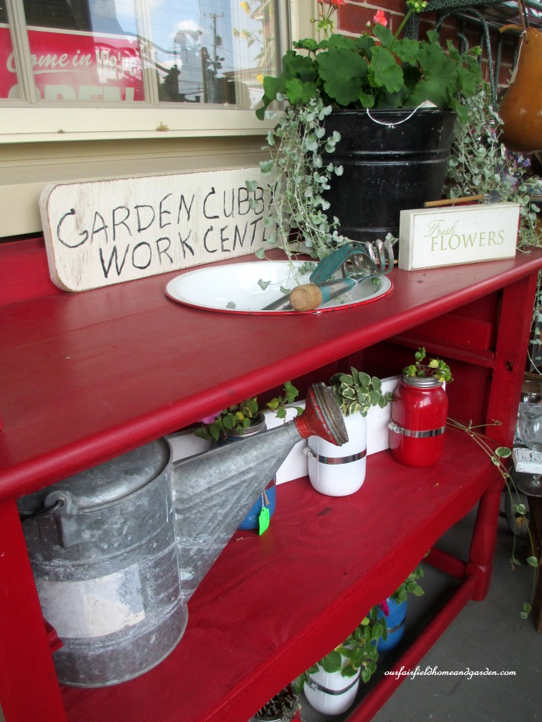 Potting Bench from a dresser https://lolajack-global.jp.net/field-trip-potting-bench-from-a-dresser-and-other-ideas-gathered-in-lancaster-county-pa/