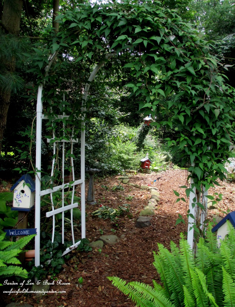 Garden Arbor https://lolajack-global.jp.net/garden-arbors-gates-make-an-entrance/