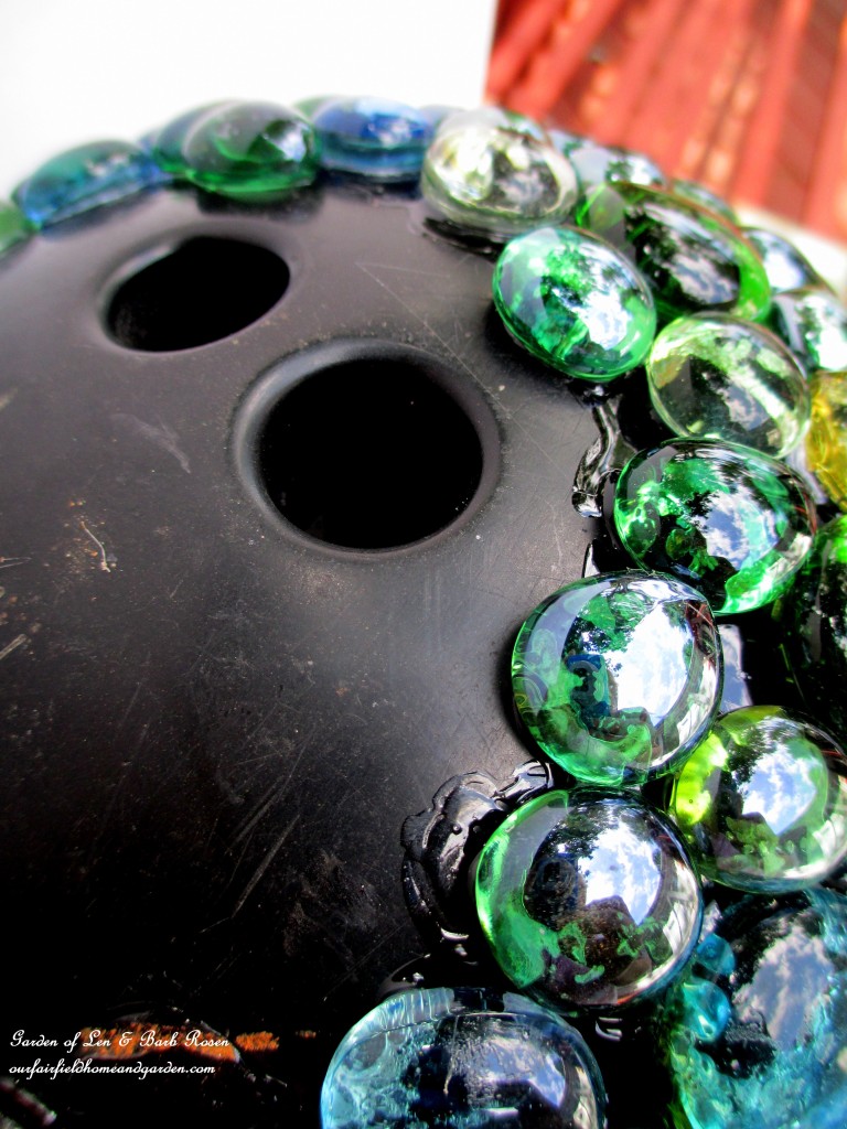 Bowling Ball Garden Accent https://lolajack-global.jp.net/diy-project-bowling-ball-garden-accent/