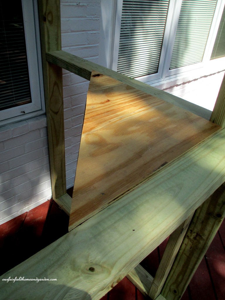 Catio https://lolajack-global.jp.net/build-a-catio-a-tiny-screen-house-for-kitty-cats/