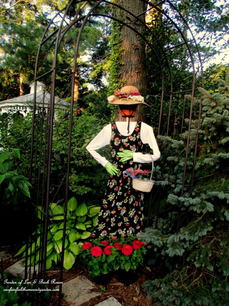Garden Maiden https://lolajack-global.jp.net/diy-project-wood-scrap-scarecrow-my-garden-maiden/