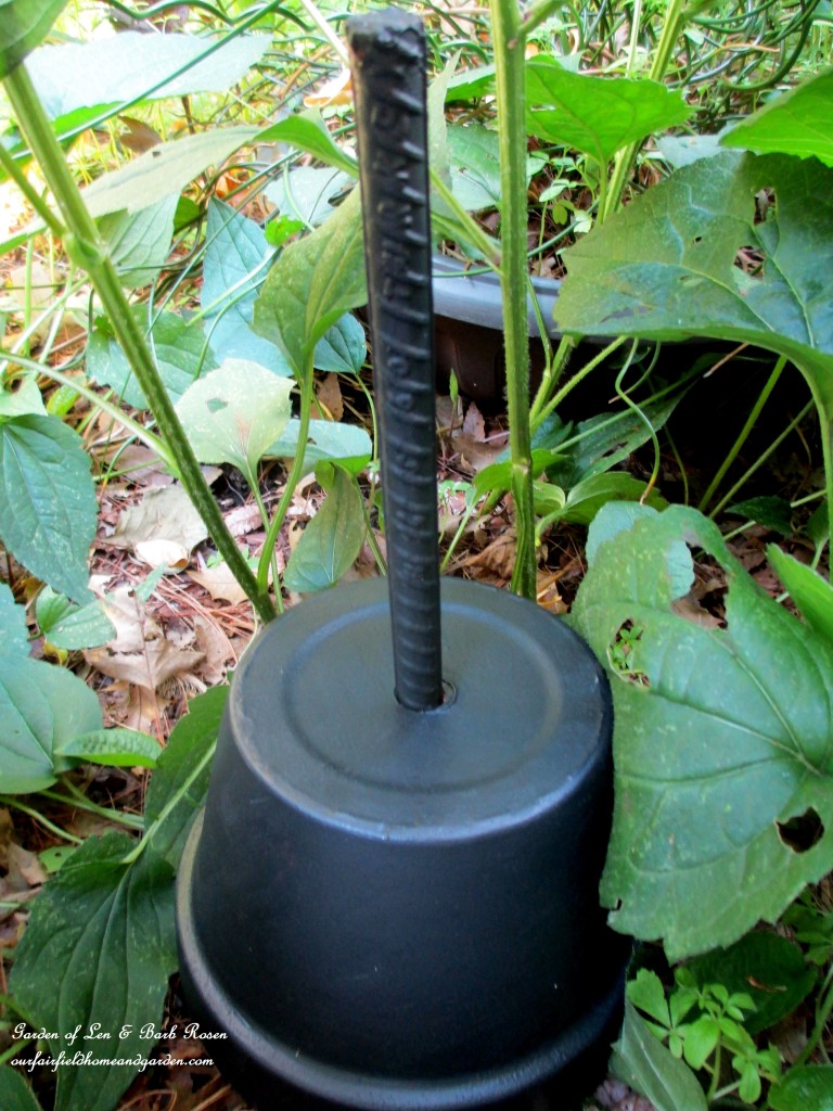 Rebar anchor for Bowling Ball Garden Accent https://lolajack-global.jp.net/diy-project-bowling-ball-garden-accent/