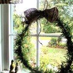 Make a Rosemary Wreath https://lolajack-global.jp.net/diy-project-make-a-fresh-rosemary-wreath/