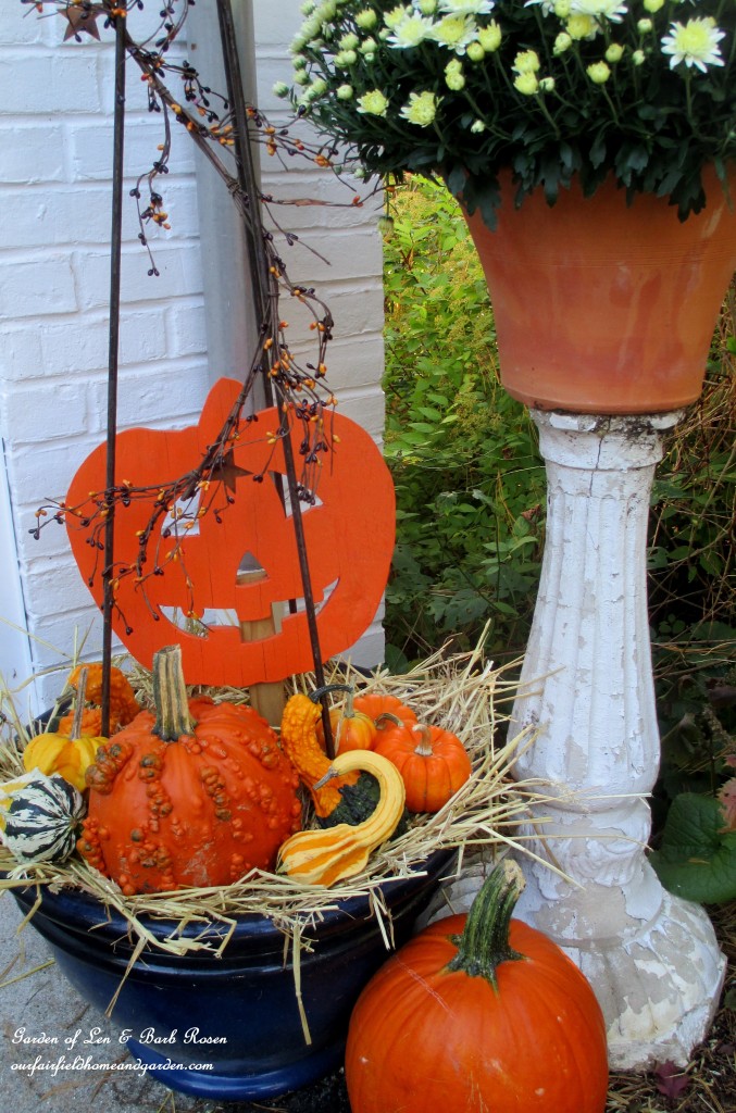 Halloween Planter https://lolajack-global.jp.net/fall-outdoor-decor-our-fairfield-home-and-garden/