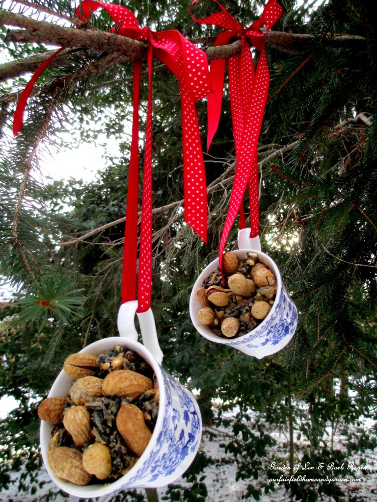 Teacup Birdfeeders https://lolajack-global.jp.net/birdfeeders-use-what-you-have/