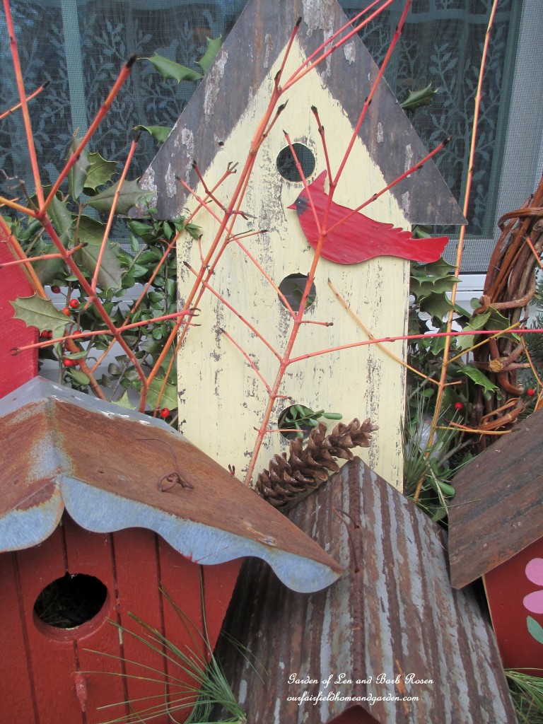 Red Birdhouses for Valentine's Day! https://lolajack-global.jp.net/valentines-day-windowboxes/