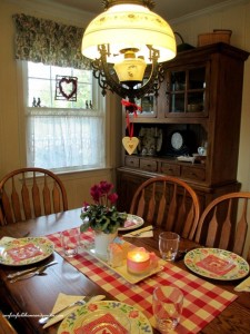 Sweet and simple Valentine's Day Decor https://lolajack-global.jp.net/be-my-valentine-win-an-amaryllis/