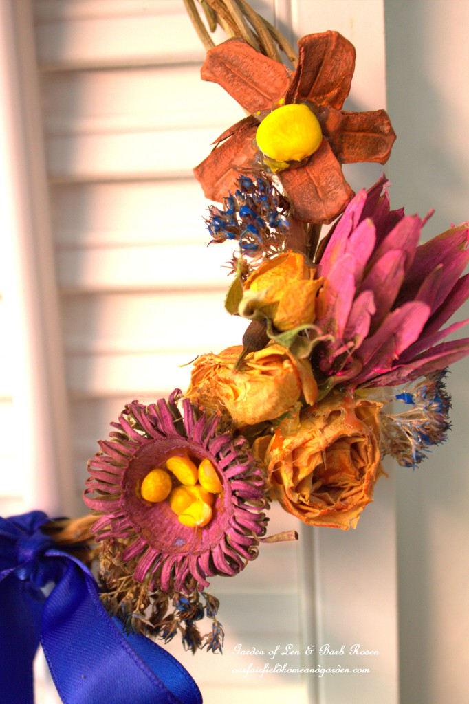 Natural materials wreath enhanced with watercolors. https://lolajack-global.jp.net/diy-spring-wreaths/