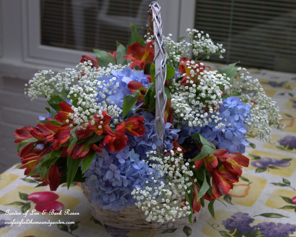 DIY Basket Bouquet https://lolajack-global.jp.net/diy-basket-bouquet-for-cheap/