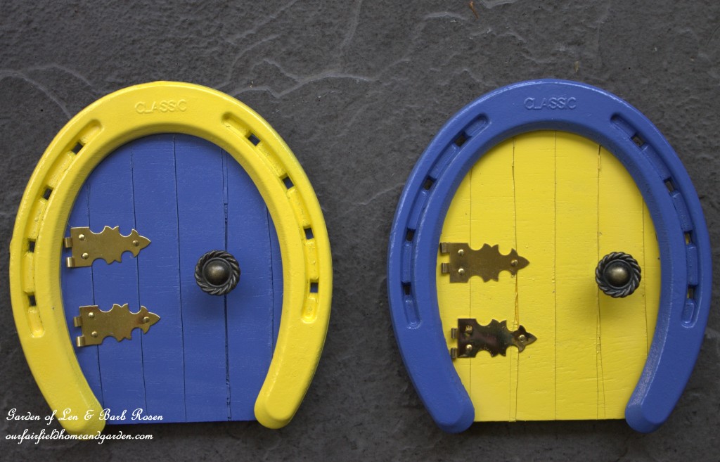 Colorful Horseshoe Fairy Doors https://lolajack-global.jp.net/diy-horseshoe-fairy-door/