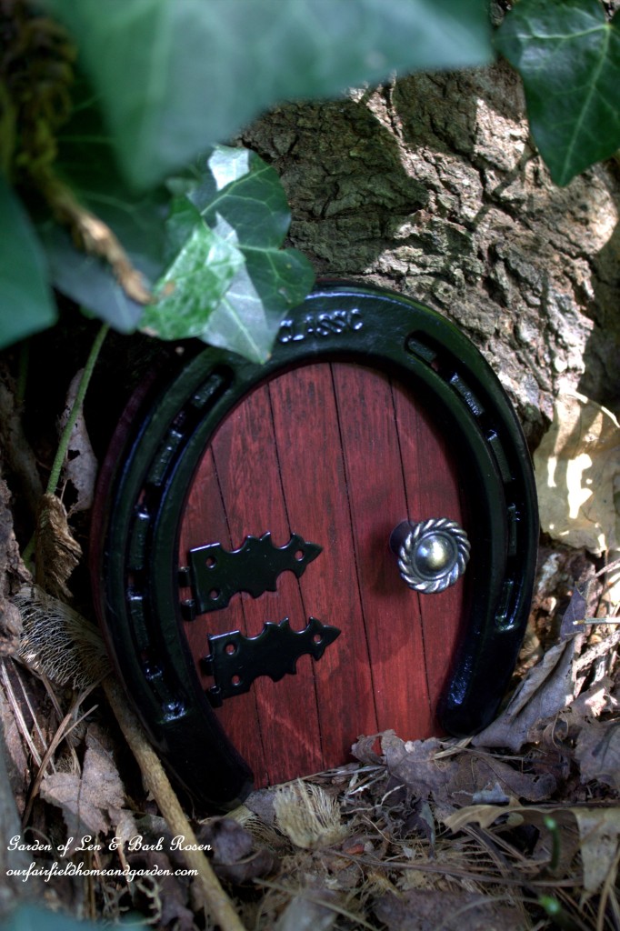 Horseshoe Fairy Door https://lolajack-global.jp.net/diy-horseshoe-fairy-door/