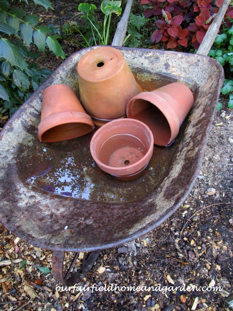 Wheelbarrow Water Feature https://lolajack-global.jp.net/wheelbarrow-water-feature/
