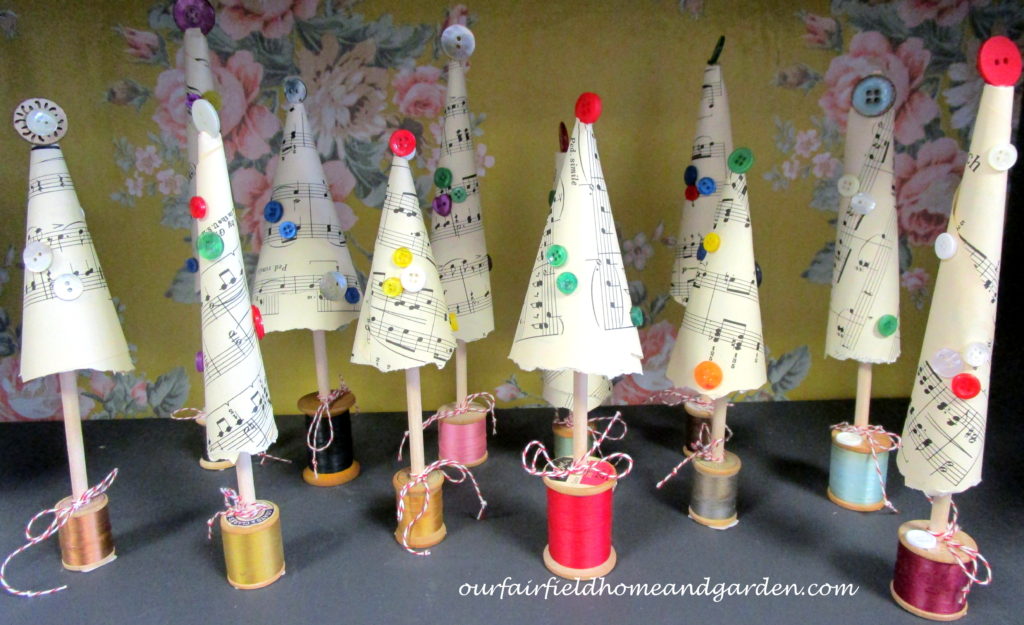 Music Sheet Christmas Tree https://lolajack-global.jp.net/diy-make-music-sheet-christmas-trees/