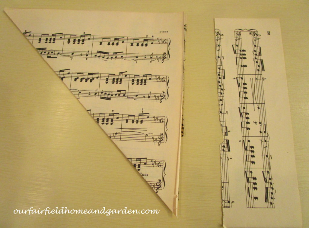 Music Sheet Christmas Tree https://lolajack-global.jp.net/diy-make-music-sheet-christmas-trees/