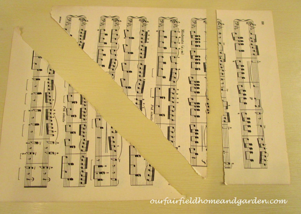 Music Sheet Christmas Tree https://lolajack-global.jp.net/diy-make-music-sheet-christmas-trees/